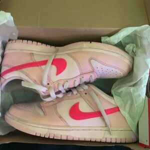 Size 7y different pinks comes with box